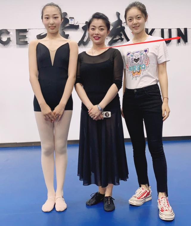 有种仪态叫赵今麦艺考前舞蹈培训，看清站姿，