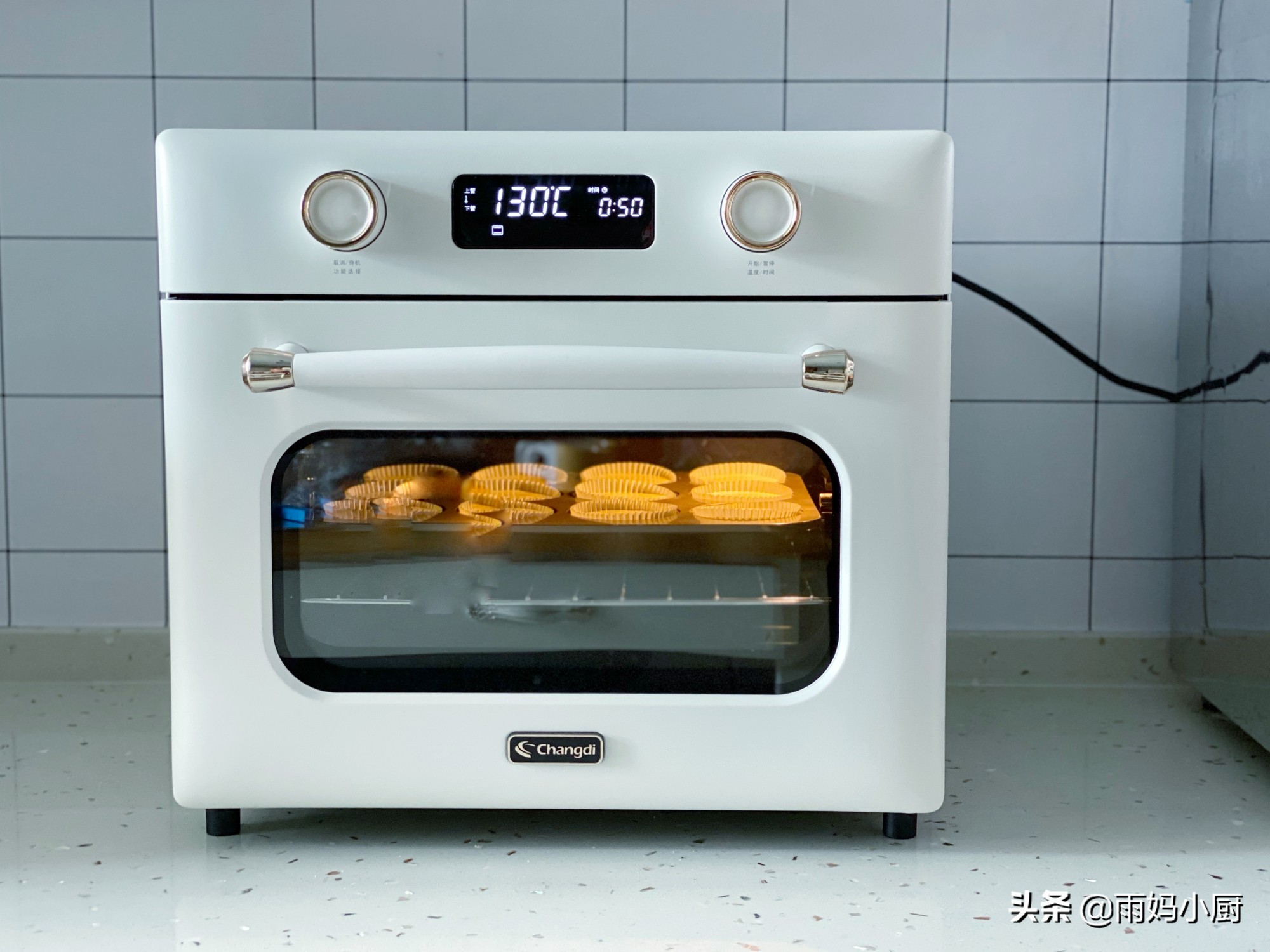 不回缩不塌陷，私房爆款的纸杯蛋糕，松软细腻，新手1次成功