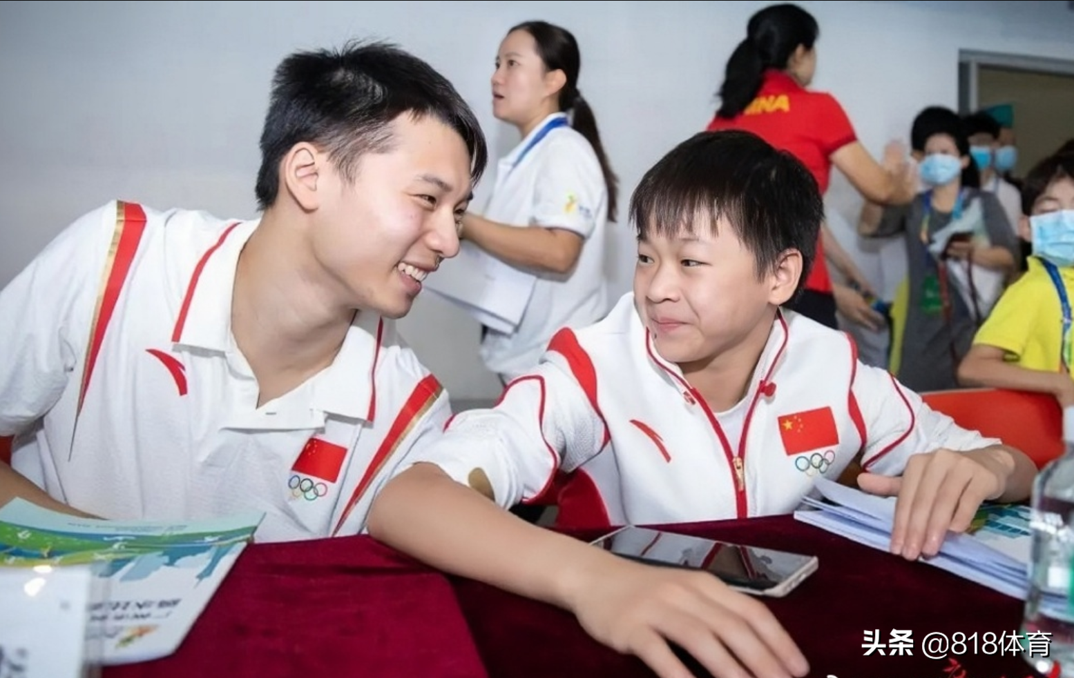 感恩!全红婵陈艾森回广州体校看望恩师,她耕耘30年造3大奥运冠军