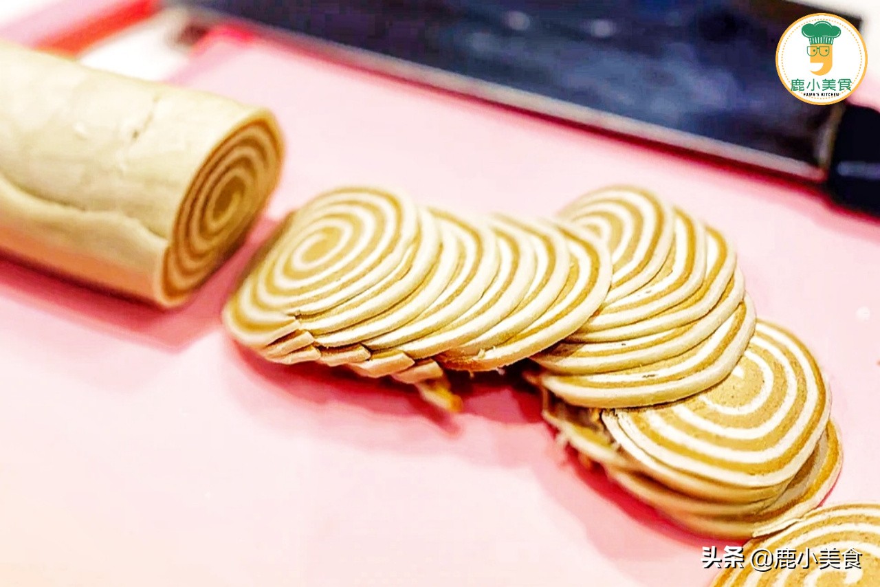 快過年了，教你零食“貓耳朵”的做法！ 香酥甜脆，兒時的經典味道