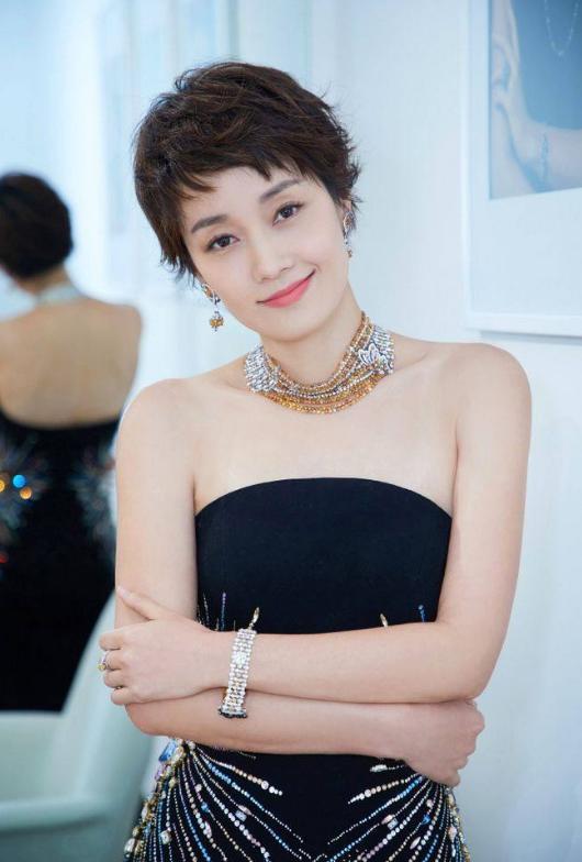 文章新恋情曝光，女友身材爆表！马伊琍、姚笛终成过客，各自安好