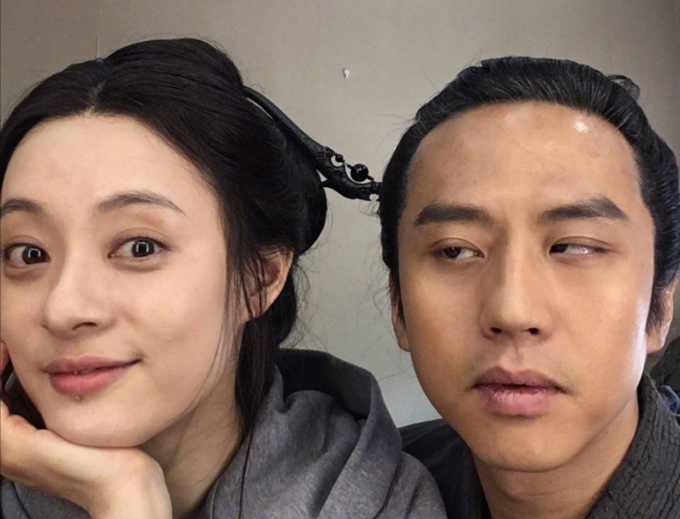 邓超孙俪庆祝结婚9年：完美伴侣，不过是一场骗