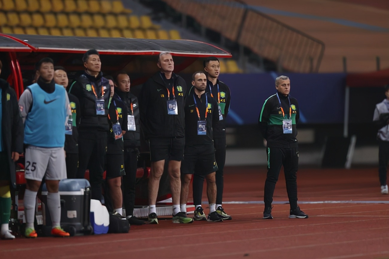 国安输球又赖教练？一个环节二十多年没解决！一碰强队就怂？