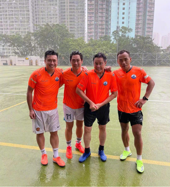 71岁谭咏麟办生日宴，喝到满脸通红心情好，肚腩凸出发福不少