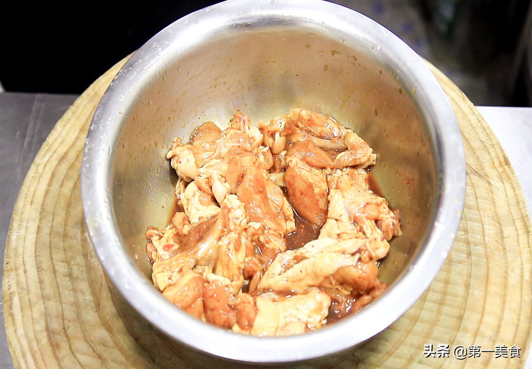图片[3]-香酥鸡翅根怎么做外酥里嫩  原来秘诀在于腌-起舞食谱网