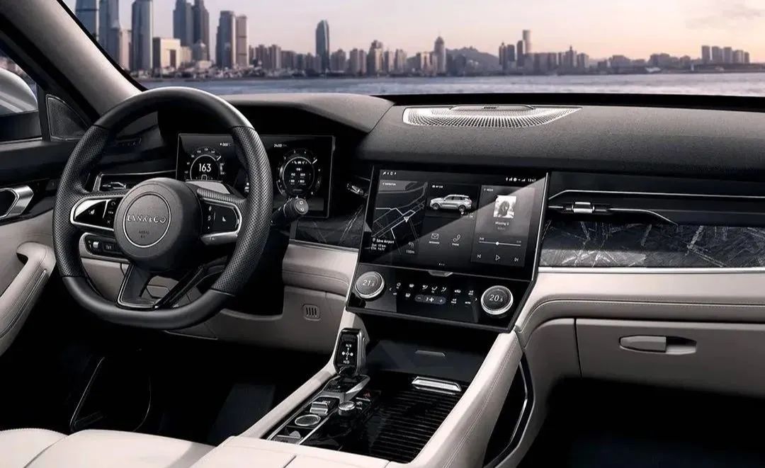 曾经加20万现在打五折，新款路虎揽胜极光L优惠多少才有活路？