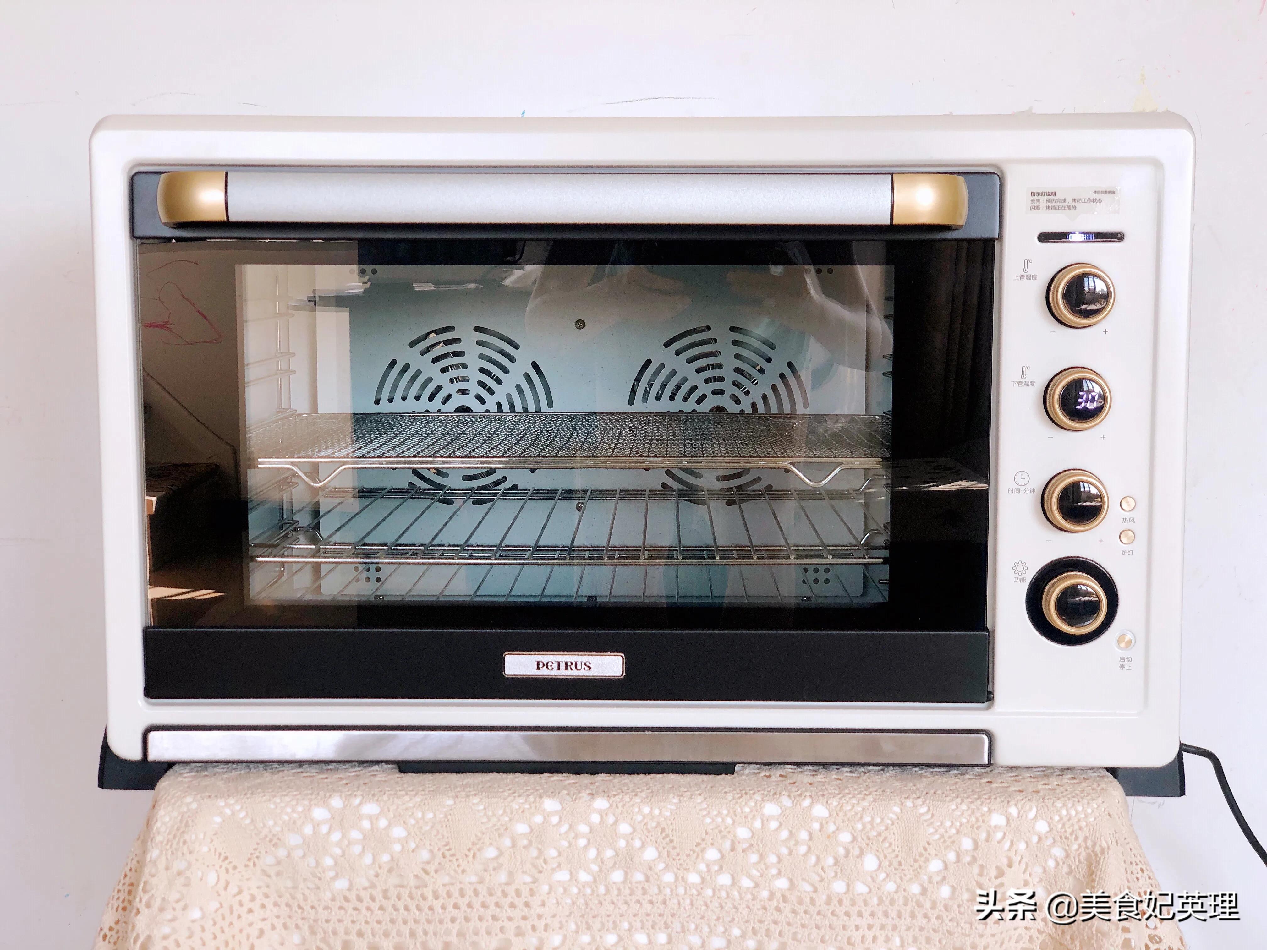 用蛋清做小零食简直太香了，两个蛋清做一堆！入口即化宝宝超喜欢