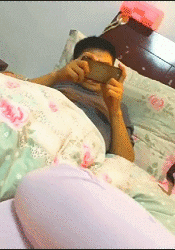 搞笑gif神评：一个人无聊起来什么都做得出来