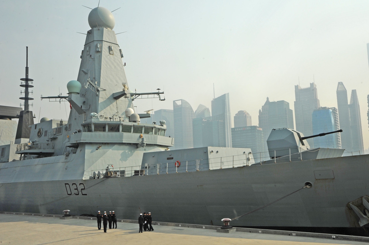 英国扬言派军舰来中国要赔偿，中国航母和东风导弹吃素？