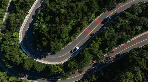 秋叶堆被凌厉卷起也是一种浪漫 记和伊兰特的一次跑山劈弯