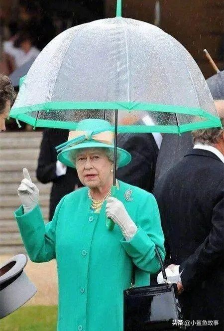 各国领导人遇到下雨：硬汉普京让人佩服，特朗普却只顾自己
