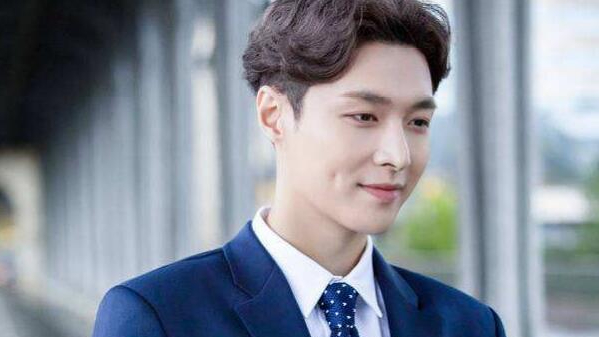 Lone Zhang Yi begins character actual strength, carry excessive spokesman on the head, it is " year is optimal musical producer "