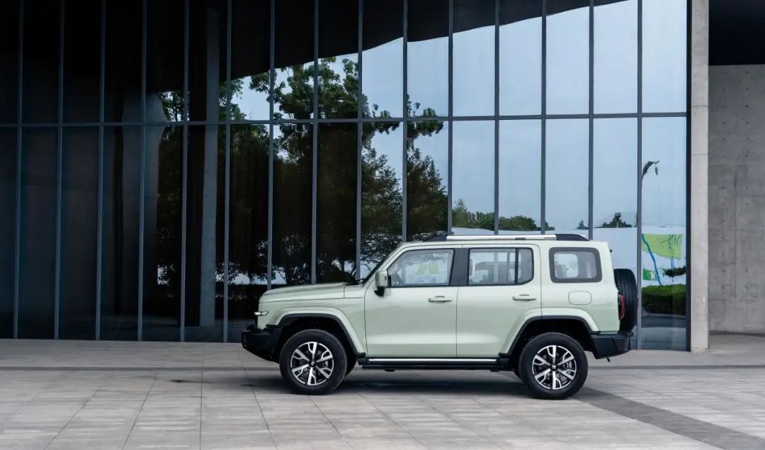 取消前后差速锁，换装智能四驱！抢先试驾坦克300城市版