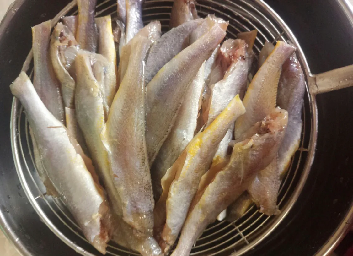 超简单的油炸小黄鱼 美食做法 第4张 超简单的油炸小黄鱼 美食做法 第4张