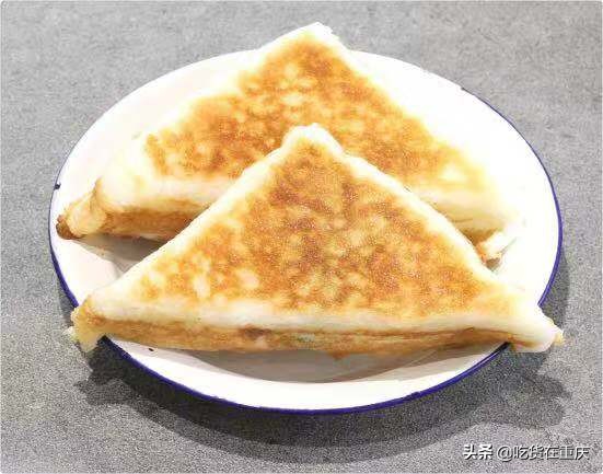 三角粑、麻圆、油钱、油茶····这家店集合了重庆最有名的小吃