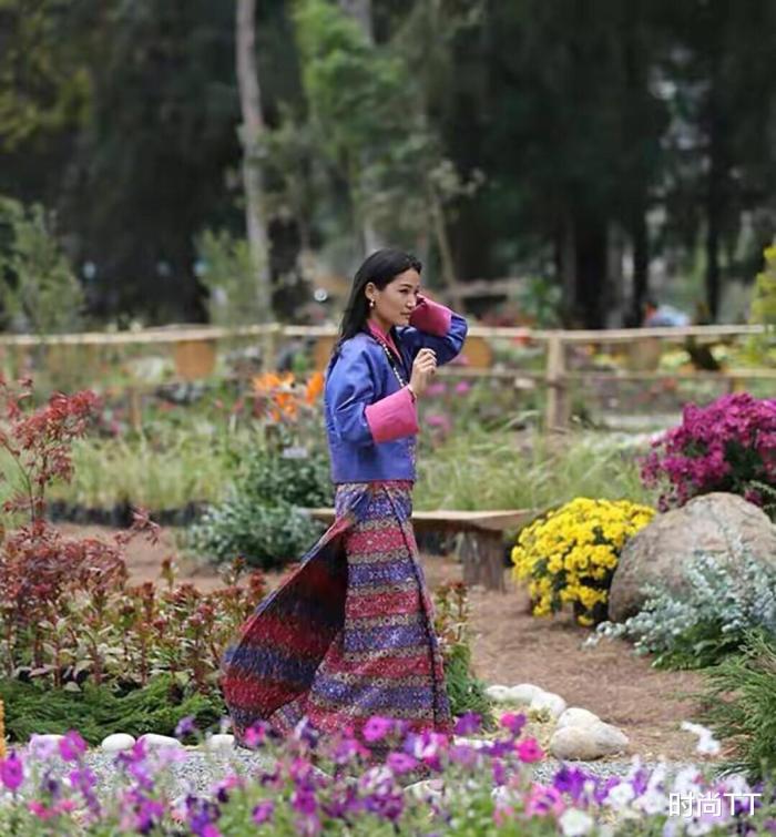 不丹最美王后！国王曾为她放弃“一夫多妻制”，有新欢后将她冷落