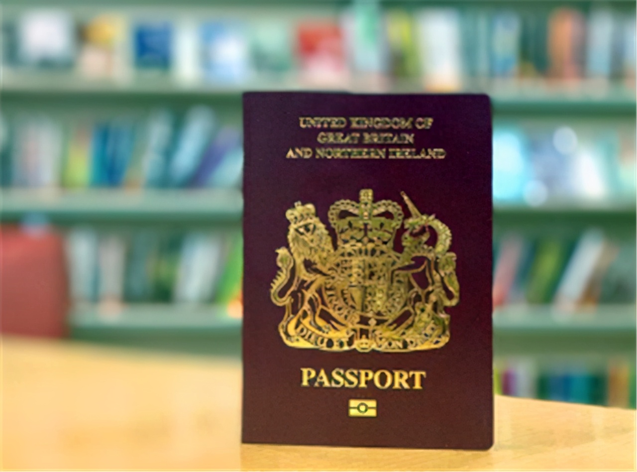 约翰逊输了？中国见招拆招进行反制，英国终于