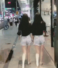 漂亮的美女GIF图片：玫瑰花，确实漂亮！