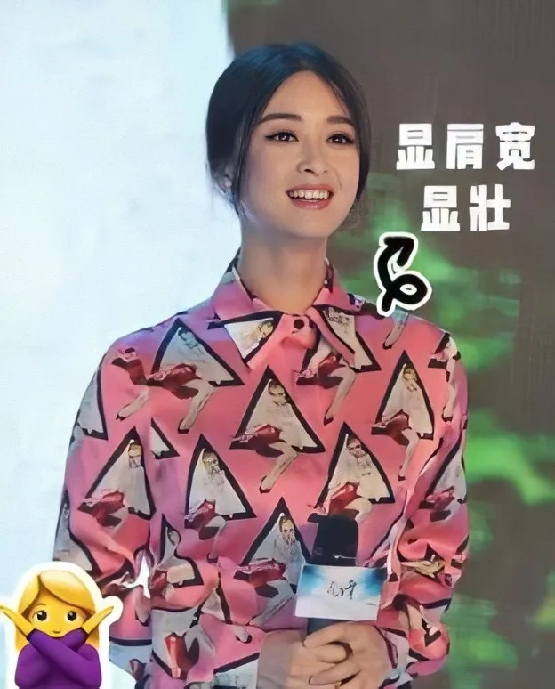你穿短上衣+高腰裤的模样,美到犯规