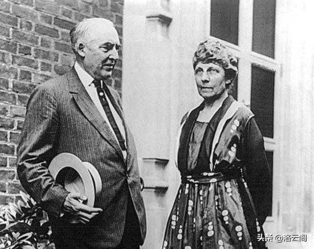 他是美国声誉最差的总统，在任时丑闻缠身，妻