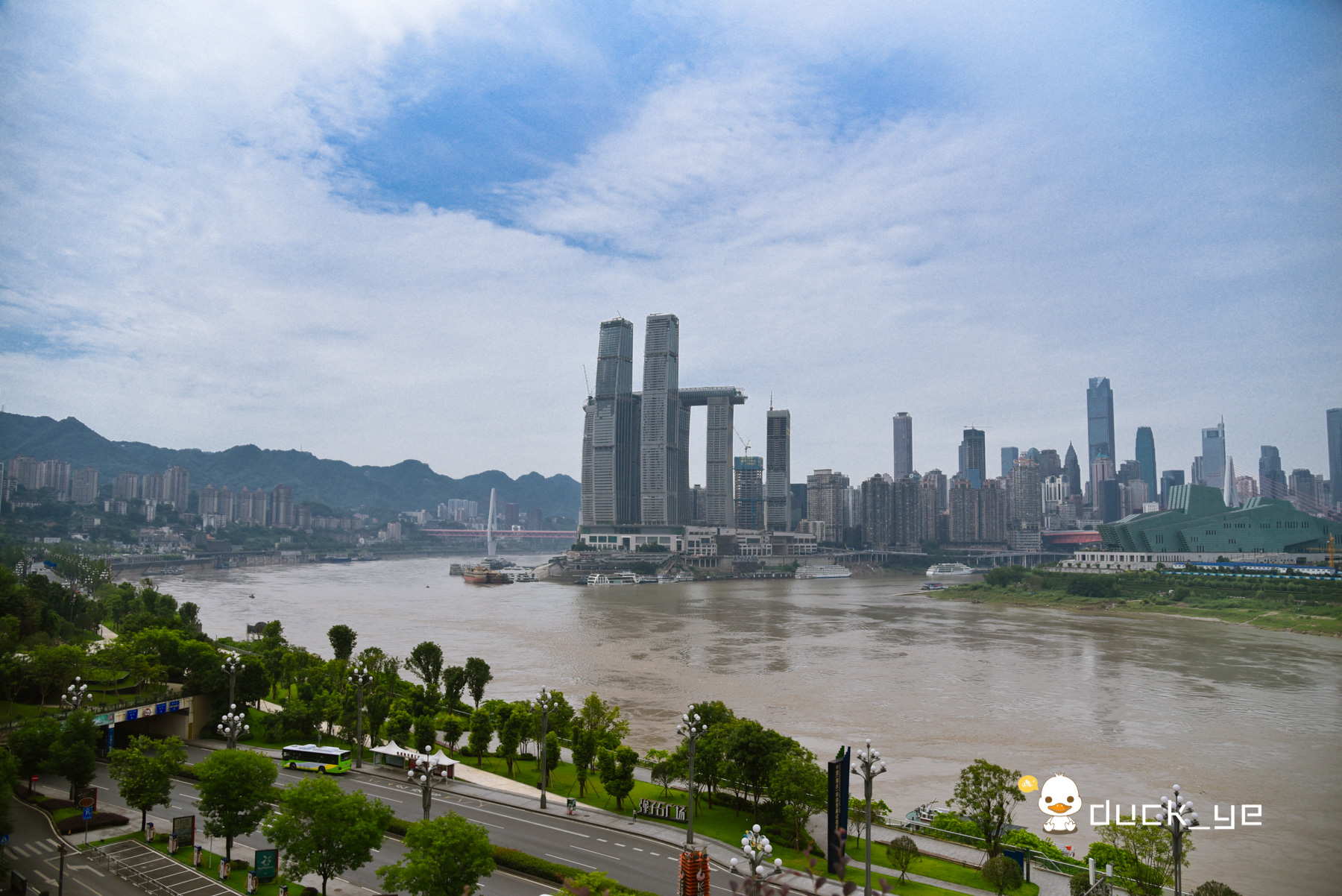 重庆旅游市区必打卡的六大景点，洪崖洞只能排第三，你都去过么？