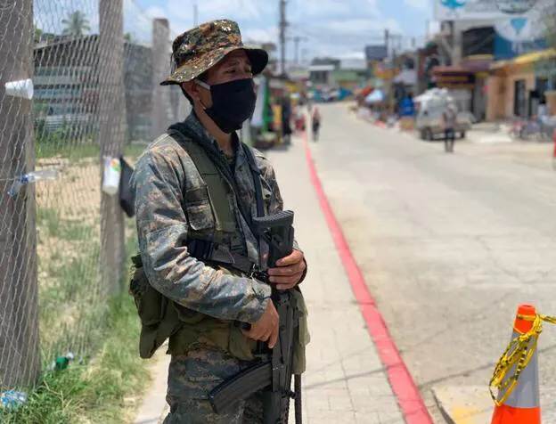 “连一块洗手肥皂都不给我们” 美国遣返了移民