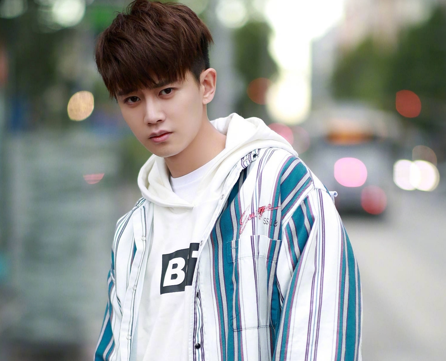 感同身受！任嘉伦关心学员手伤，说出自己运动