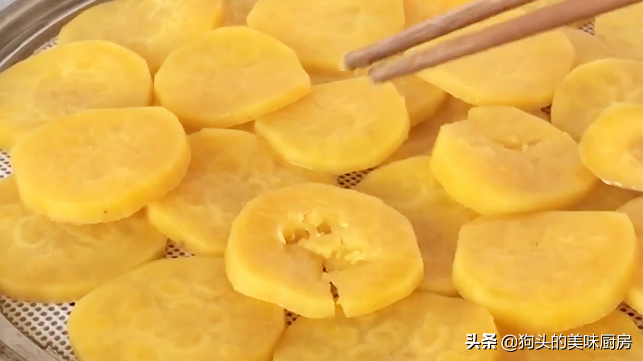 春天多吃紅薯，試試這個做法，口感鬆軟香甜，外面買不到