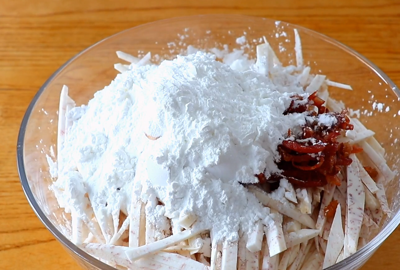 广式芋丝饼做法：家人最爱的早餐，香糯可口，比芋头糕简单还好吃