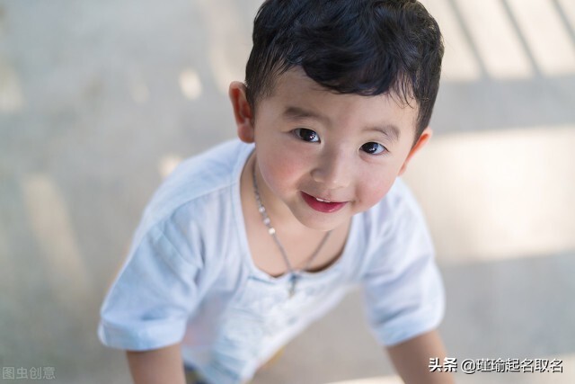 属虎男宝宝起名,奕琛名字含义是什么