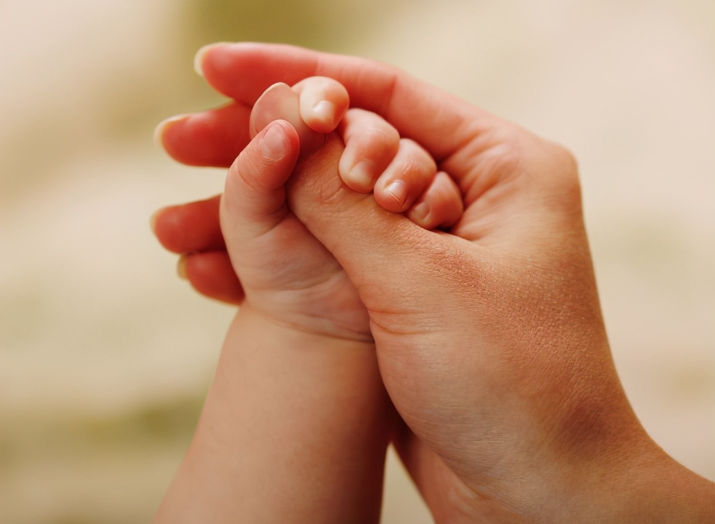 要想知道孩子智商如何，看他的“手”就能知道一二，家长不妨看看