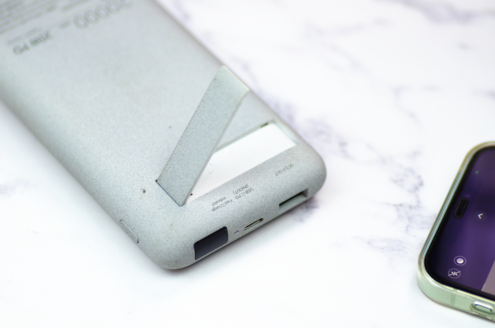 不到三百元的无线充电宝却有苹果原装充电宝的功能，你会买吗？