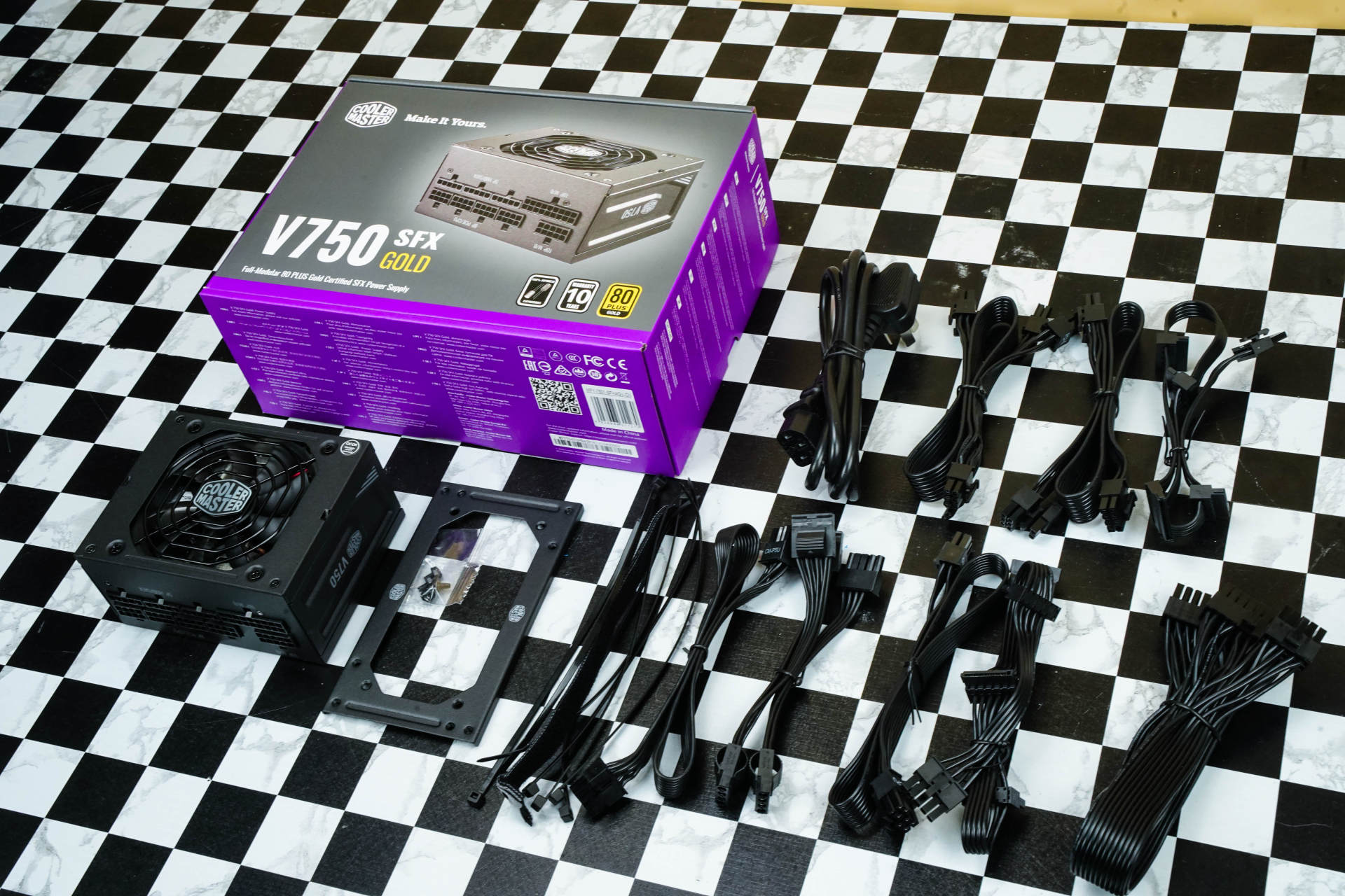 办公电脑也要高颜值，帮闺蜜组装电脑，我自己却爱了