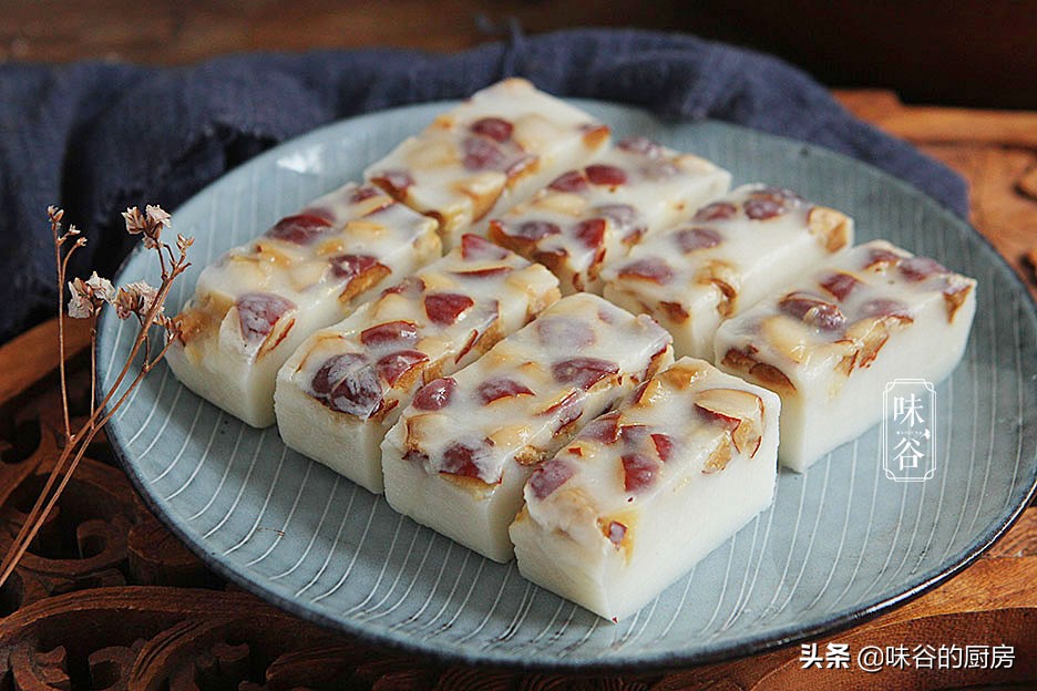 這糕點，吃一次饞一次，不用烤箱不打發，香甜軟糯，家人都愛吃