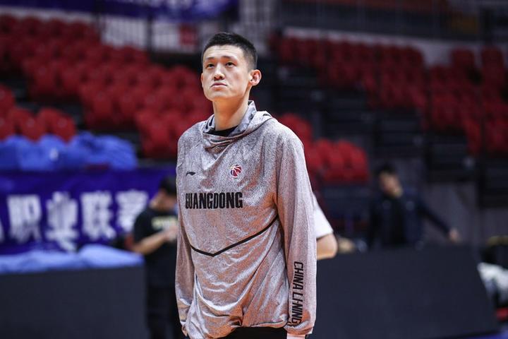 广东队内部职位调整！周鹏担任队长，赵睿卸任