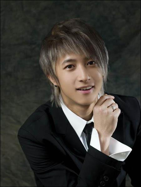 亚洲十大帅哥 【 最新亚洲第一美男排名】_娱乐动态_5x6q生活网