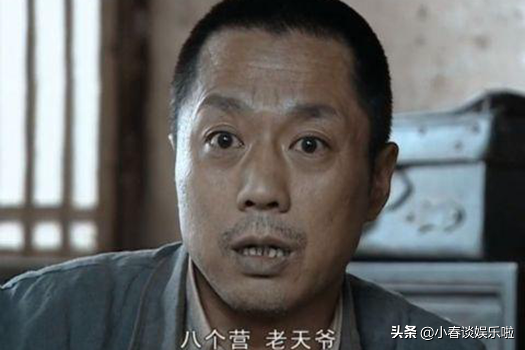 《亮剑》中李云龙炫耀拥有八个营，孔捷吃惊，为何丁伟一脸不屑？
