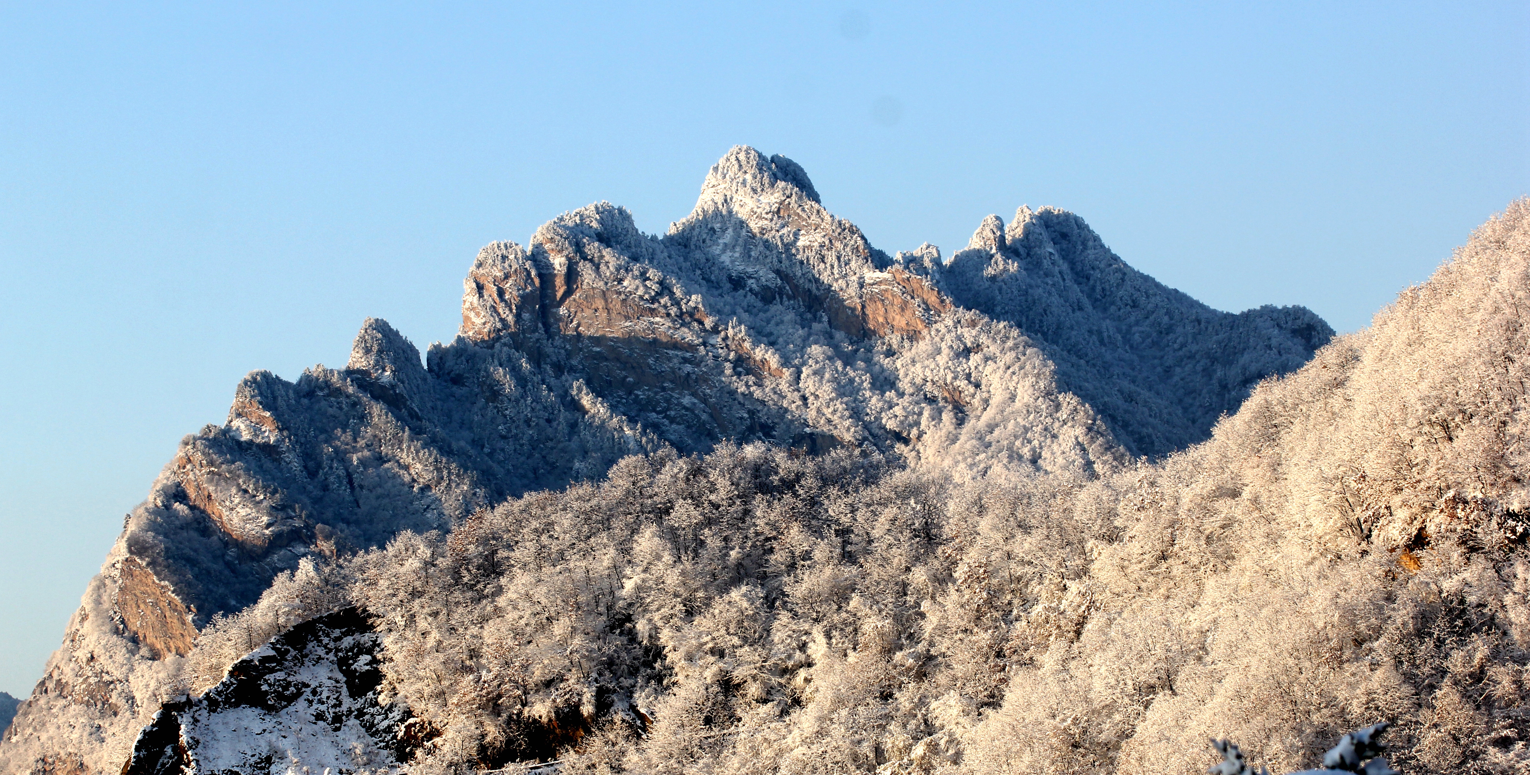 Snowed Bai Yunshan, had you seen? 