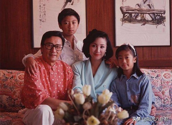 白百何陈羽凡离婚后同框，明星离婚关系大不同