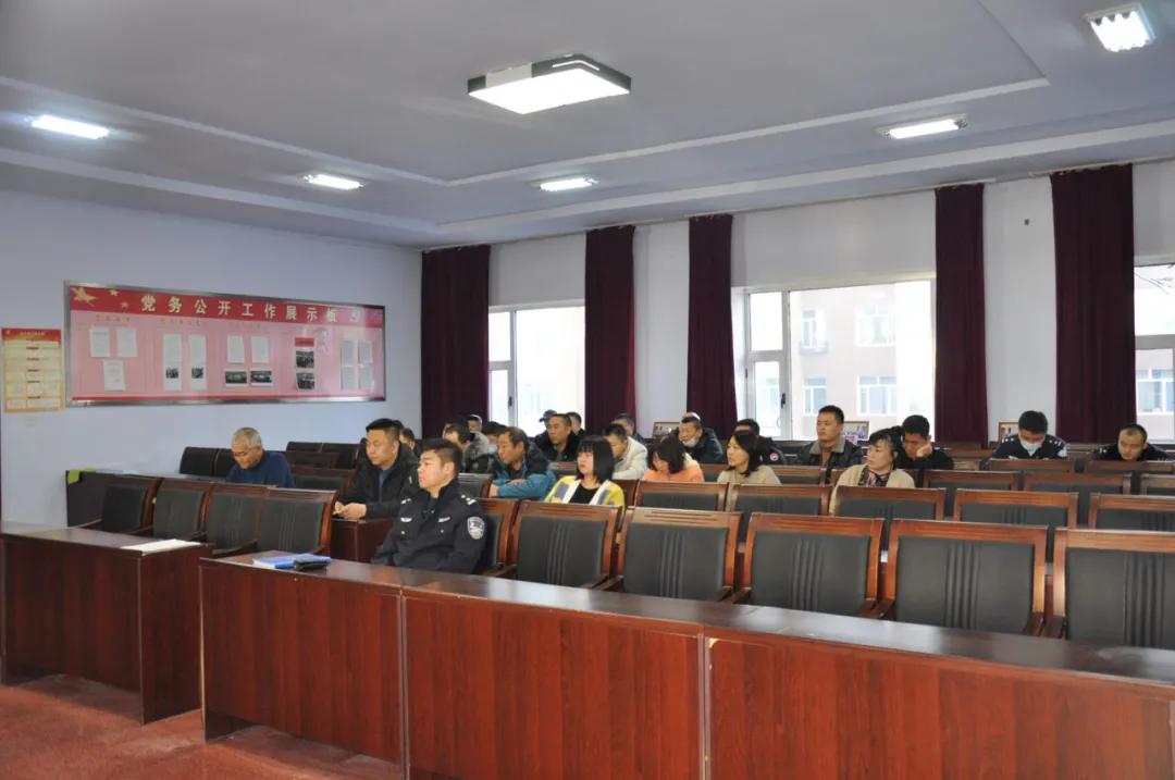 大安法院：走进市林草局，开展普法宣讲活动