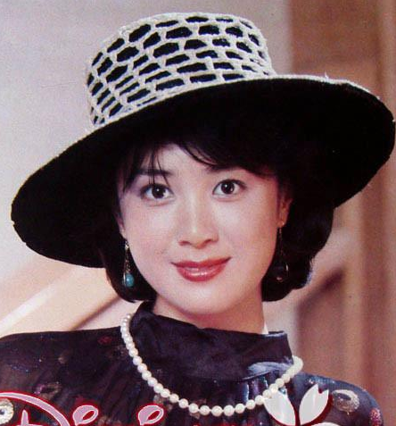 “最美妲己”傅艺伟：25岁爆红后息影经商败光家