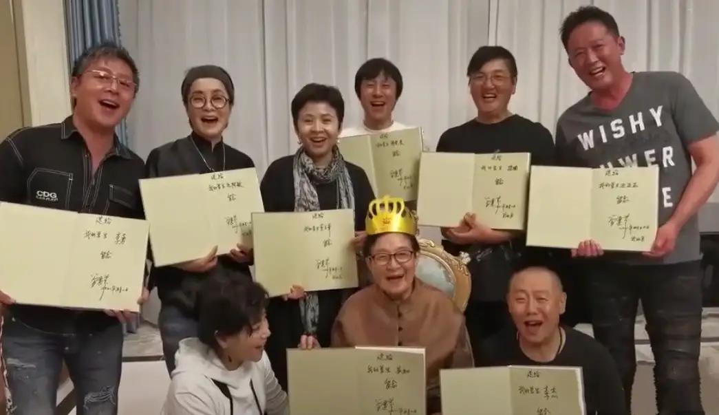 毛阿敏暴瘦苍老近照流出，眼窝深陷素颜难掩沧桑