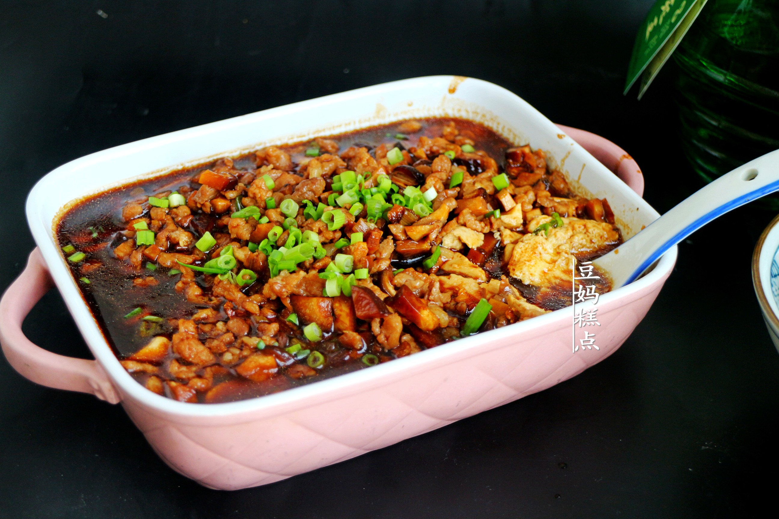 冷天，豆腐和雞蛋一起蒸，簡單又營養，孩子連吃2碗米飯