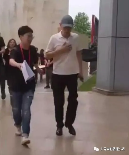 娱乐圈又上演丑陋一幕!明星出门带打手?道歉不如学学前辈葛优