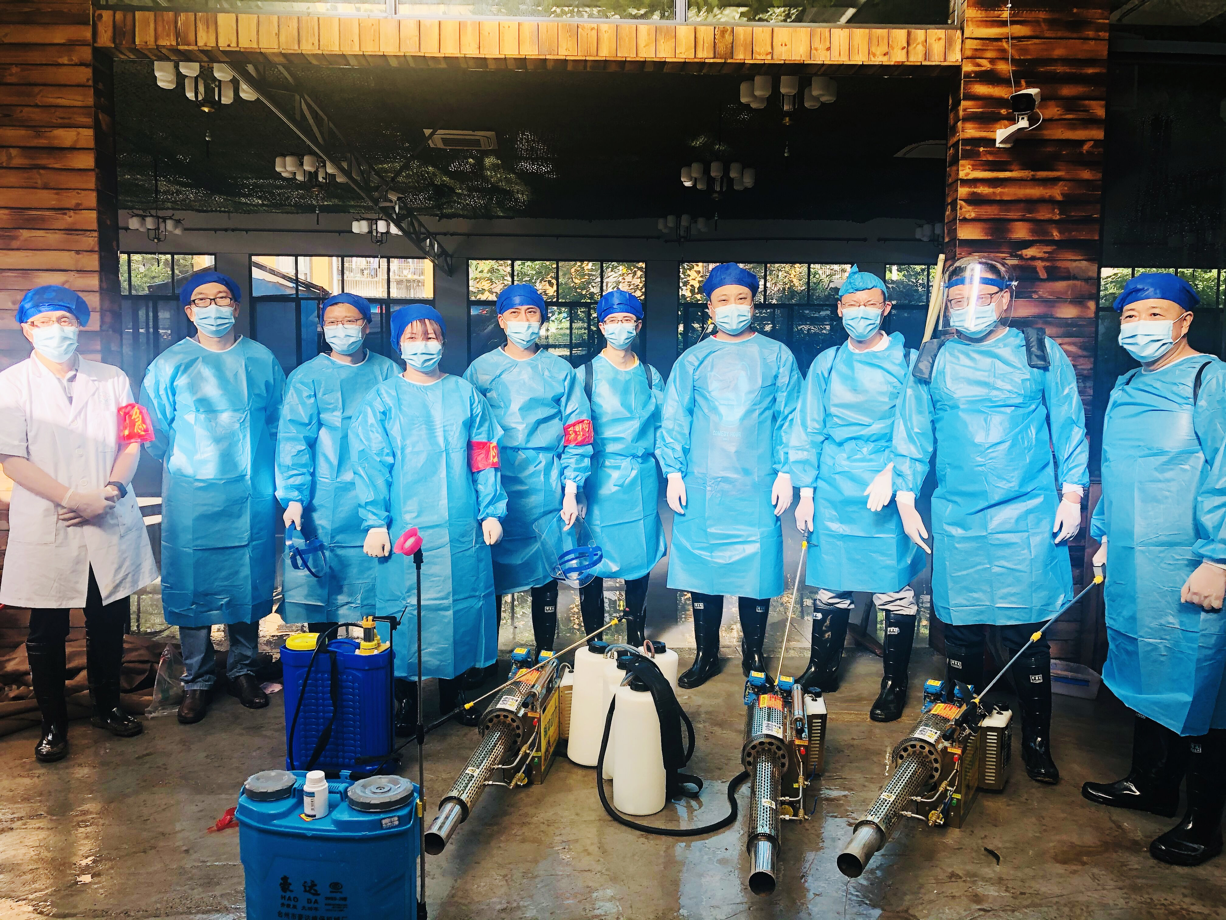 抗洪救灾 我们决不缺席