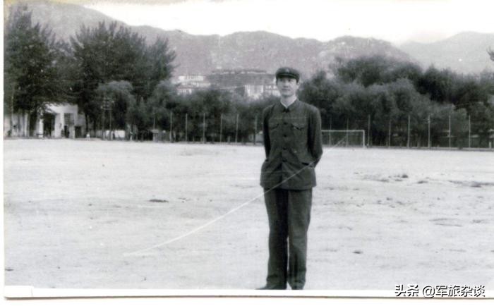 住在军区大院的军人都是什么级别，住在里面又