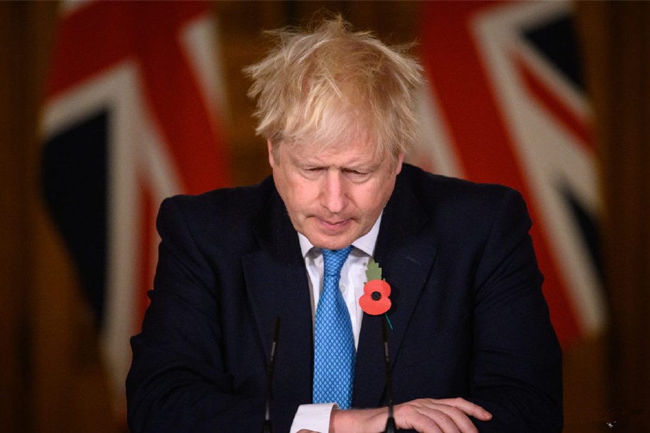 可恨！英国隐瞒不报新毒株惹众怒，中国两地禁止英航班和旅客入境