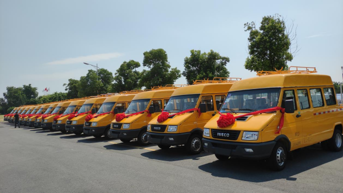 南京依維柯向國網江蘇省電力南京分公司交付依維柯工程車