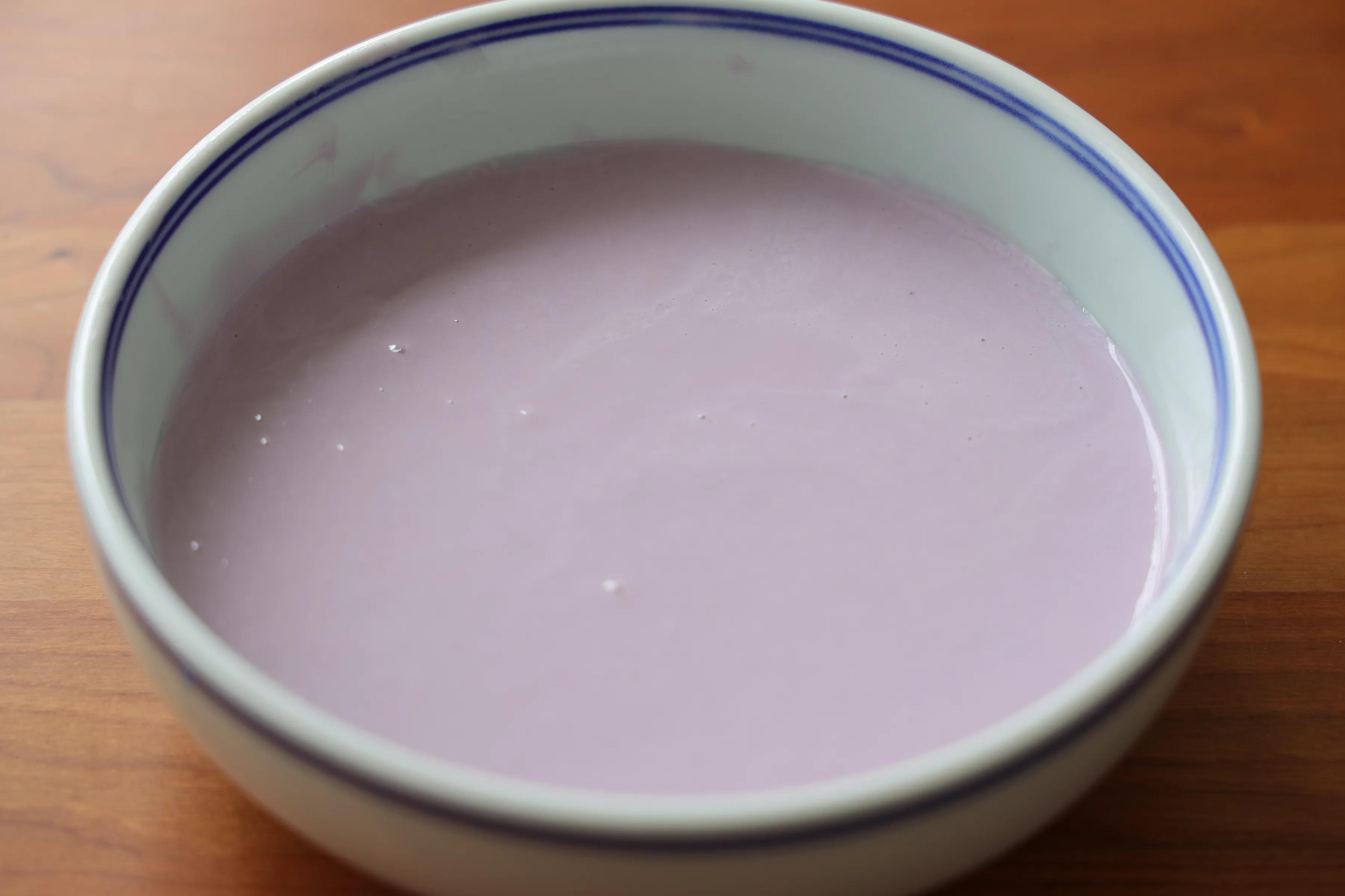 糯唧唧的芋泥凉糕，软糯香甜，咬一口还爆浆，太适合夏天了