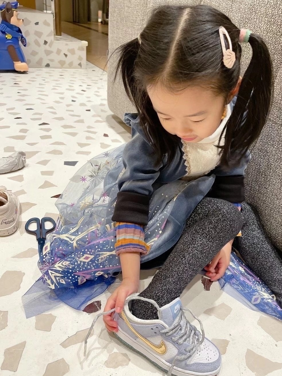 陈赫首晒大女儿正面照！长相精致五官甜美范十